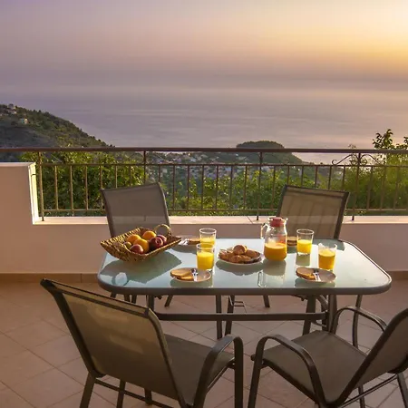 Lefkas *