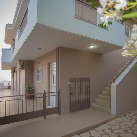 Lefkas Holiday home *